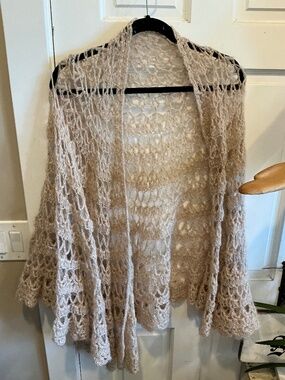 Lightweight shawl wrap for cool summer nights!  Open size